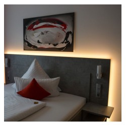 24V | 25W/M  | 2400K LED-Nauha  | 240xLED/M | 5m | SMD2835 | 2200Lm |  IP20